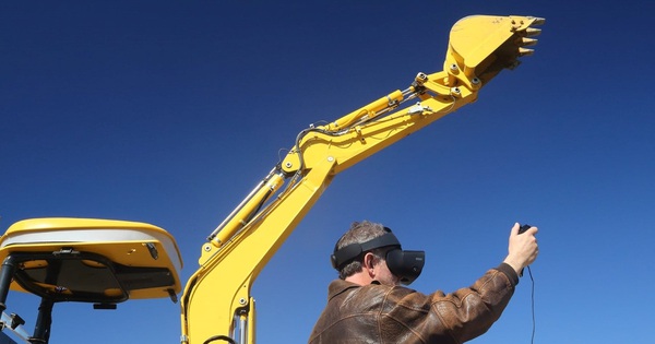 Using the gamepad to control the excavator, the construction site will become lighter than ever