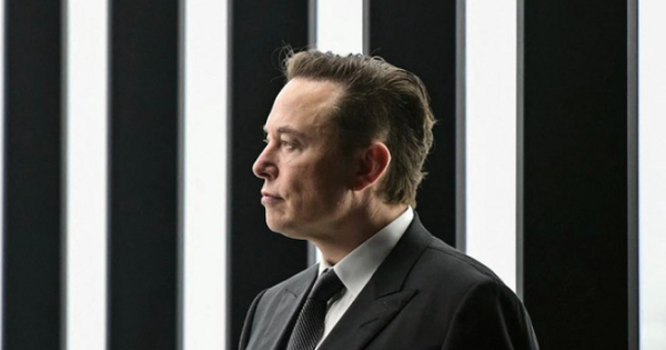 Can Elon Musk run Tesla, SpaceX and Twitter at the same time?