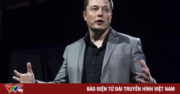 How does billionaire Elon Musk run many of the world’s largest companies at the same time?