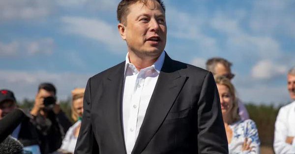Elon Musk is in debt like hell, ‘gambling’ with Tesla shares