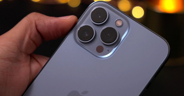 iPhone 15 will be equipped with a periscope lens for 5x optical zoom?