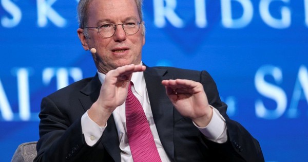 Former Google CEO explains why employees should return to the office