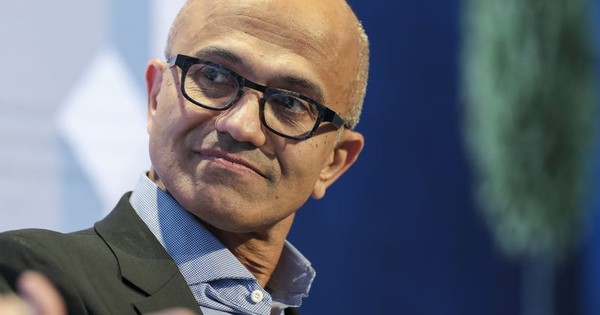 Microsoft boss warns of consequences of late-night emails