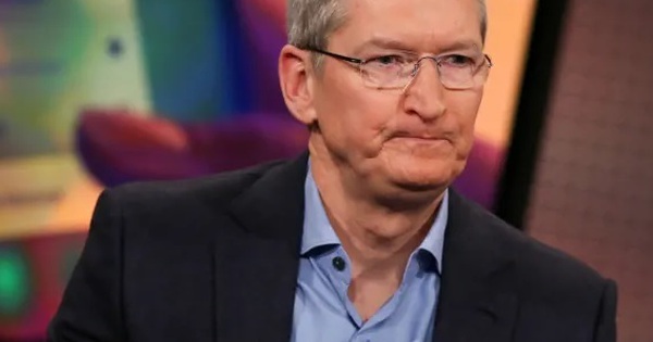 Apple lost the most valuable throne in the world