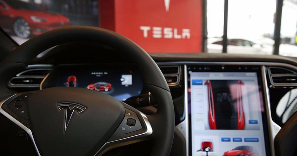 With only 100 USD and 10 seconds, the security expert successfully unlocked and started the Tesla electric car