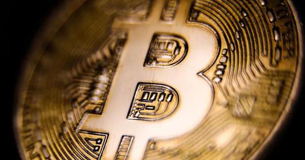 Bitcoin plummets, hits new bottom in 2022