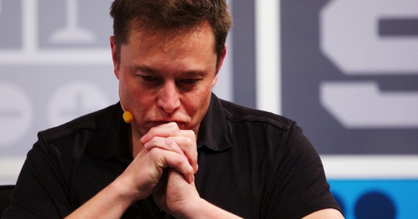 Elon Musk lost nearly 17 billion USD a day after the news that he wanted to lay off 10% of Tesla employees