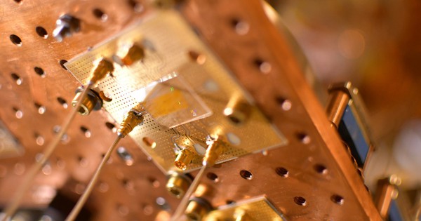 Harvard phát triển thành công chip sóng âm, tương thích cả với máy tính lượng tử Harvard phát triển thành công chip sóng âm, tương thích cả với máy tính lượng tử
