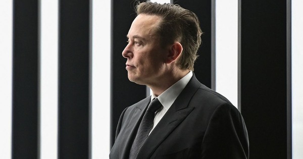 Tỉ phú Elon Musk muốn xin miễn trừ trừng phạt Iran để phát Internet Tỉ phú Elon Musk muốn xin miễn trừ trừng phạt Iran để phát Internet