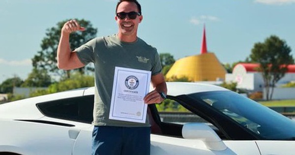 20 years in reverse, YouTuber sets the world record for the fastest car reverse