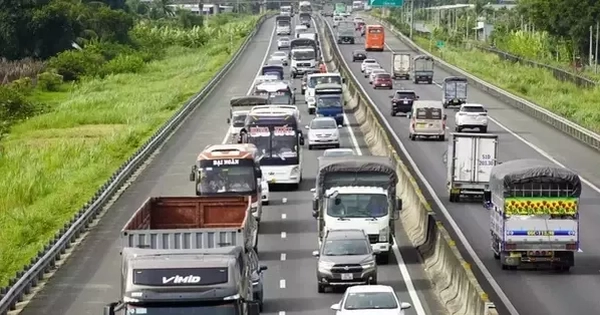 Hành vi không nhường đường có thể bị phạt tới 22 triệu đồng và trừ 10 điểm bằng lái