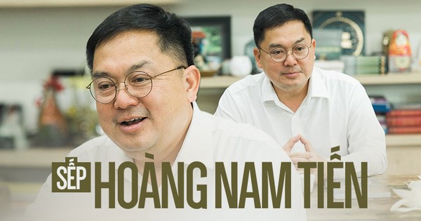AI 관련 강연 중인 Hoàng Nam Tiến