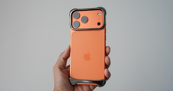 View - Đây là ốp cho iPhone 17 Pro Max với giá hơn 2 triệu đồng nhưng hở gần hết, chỉ che cái cần che