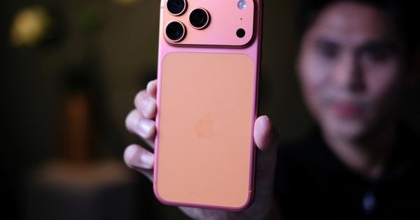 Gallery - Tưởng chỉ là "đồn trên mạng", iPhone 17 Pro Max "đổi màu" từ Cam sang Hồng nay đã xuất hiện tại Việt Nam