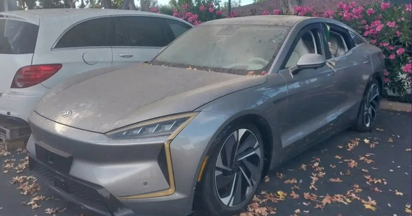 View - Từng tuyên bố "kết liễu" Tesla, siêu xe Trung Quốc 1.000 mã lực giờ bị vứt xó, chỉ còn là đống sắt vụn vô chủ tại Mỹ