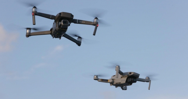 Flycam Trung Quốc bán tháo ồ ạt: Giá giảm mạnh, người mua thờ ơ trước quy định mới