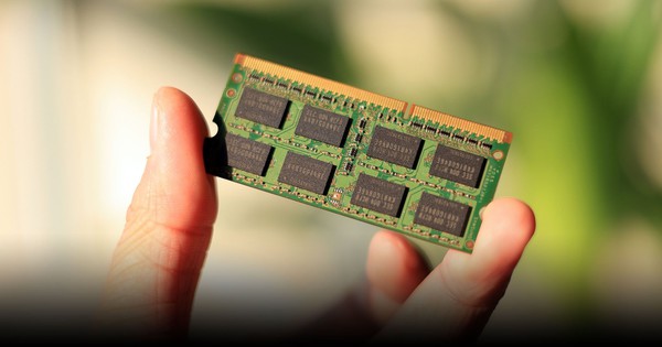 Thị trường chip nhớ thế giới biến động, thương lái hốt bạc tỷ USD