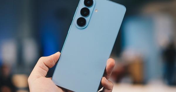 Trên tay Galaxy S26 và Galaxy S26+: Thế hệ smartphone đầu tiên trang bị chipset 2nm