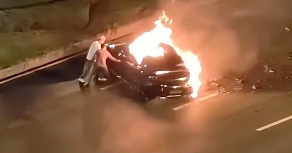 Báo cáo pháp y vụ tai nạn xe điện Xiaomi tại Trung Quốc: Tài xế tử vong trên xe cháy do cửa không mở được