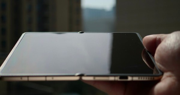Honor Magic V6 khoe màn hình 'không nếp gấp', thách thức Samsung và Oppo trong cuộc đua smartphone gập 2026
