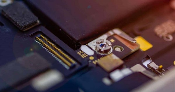 Giá bộ nhớ tăng phi mã: Cuộc thử thách lớn cho smartphone và sự trỗi dậy của 'bá chủ' thực sự