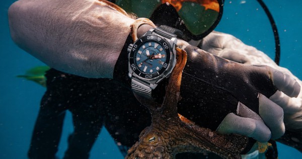 So Sánh Độ Bền Dưới Nước: Smartwatch Hiện Đại Và Đồng Hồ Lặn Chuyên Dụng