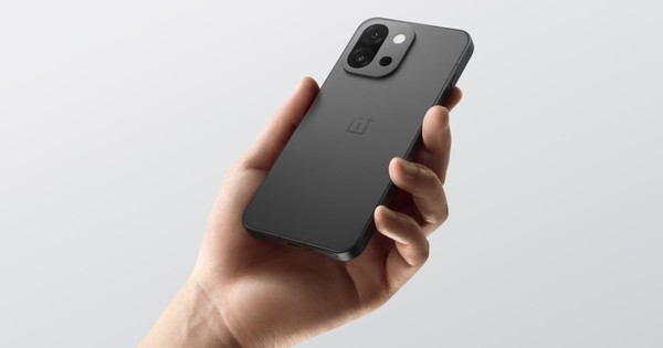OnePlus 15 và OnePlus 13s nhận bản cập nhật OxygenOS 16.0.5.700 tại Ấn Độ
