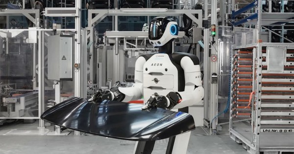 BMW Thử Nghiệm Robot Hình Người AEON Tại Nhà Máy iFACTORY Leipzig Cho Sản Xuất Xe Điện