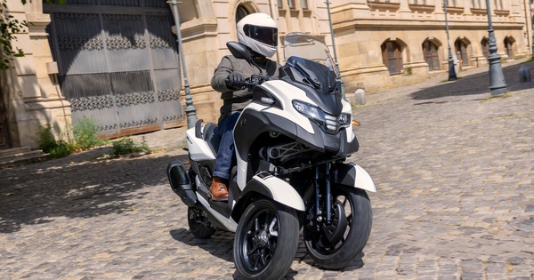 Yamaha Gây Chấn Động Với Xe Tay Ga Ba Bánh Có Túi Khí Đầu Tiên Trên Thế Giới