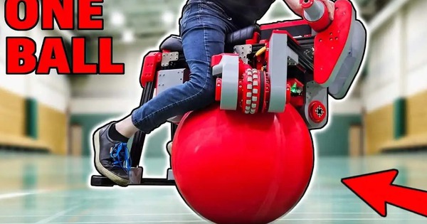 Chiếc xe máy dị nhất thế giới, có thể di chuyển theo mọi hướng nhờ vào một quả cầu!