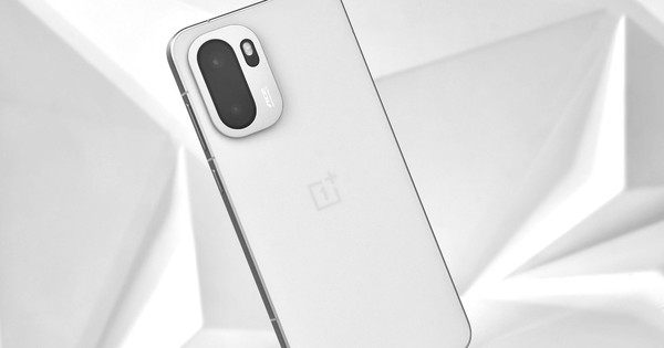 OnePlus Ace 6 Ultra sắp ra mắt: pin khủng 8.500mAh, thiếu quạt tản nhiệt so với đối thủ