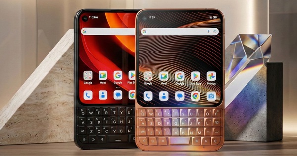Điện thoại phím cứng giống Blackberry chốt ngày ra mắt, 2 mức cấu hình, sắp lên sàn gọi vốn