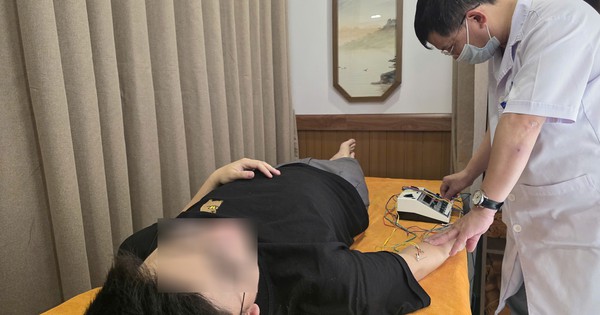Nam thanh niên 27 tuổi liệt cánh tay sau giờ ngủ trưa: Cảnh báo từ Bệnh viện Bạch Mai