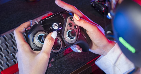 Tay Cầm Game 'Biến Hình' Turtle Beach Stealth Pivot: Giải Pháp Cho Game Thủ Đa Dạng