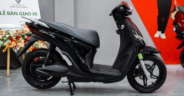 VinFast Feliz II: Đổi pin nhanh hơn đổ xăng, 'chân ái' của tài xế công nghệ