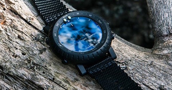 Smartwatch pin 2 năm: Lựa chọn hoàn hảo cho dân phượt