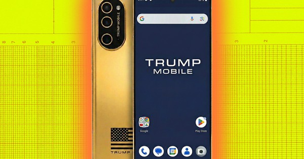 Điện thoại Trump T1 chính thức ra mắt sau gần một năm trễ hẹn, giá 13 triệu đồng