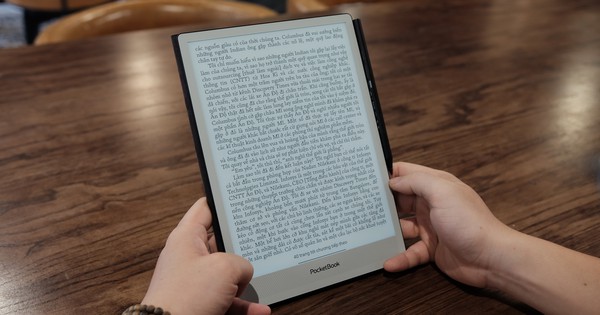 Trên tay PocketBook InkPad One: Màn hình 10.3 inch siêu mỏng, chạy Linux, giá 299 euro