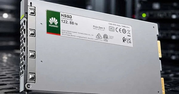 Huawei tự phát triển công nghệ đóng gói, ra mắt SSD 122TB cho AI dù bị cấm chip