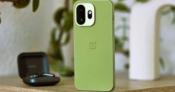 OnePlus 15T: Flagship mini vượt trội Galaxy S26 và iPhone 17 về pin