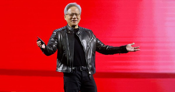 CEO NVIDIA trấn an: AI tạo thêm việc làm, không gây thất nghiệp