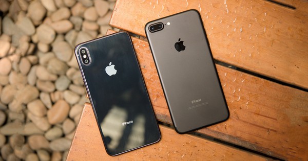 So sánh kích thước iPhone X Plus và iPhone 7 Plus: To bằng nhau, nhưng màn hình iPhone X Plus lớn hơn nhiều