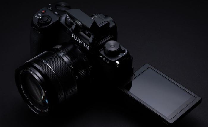 Fujifilm công bố máy ảnh X-S10: Nhỏ nhắn, vừa túi tiền, đủ tính năng