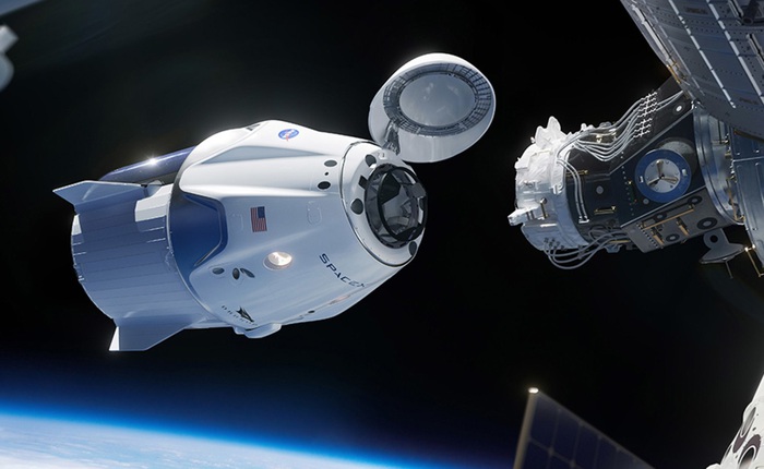 Sau chuyến hành trình dài 27 giờ, tàu Dragon của SpaceX đã ráp thành công với Trạm Vũ trụ Quốc tế ISS