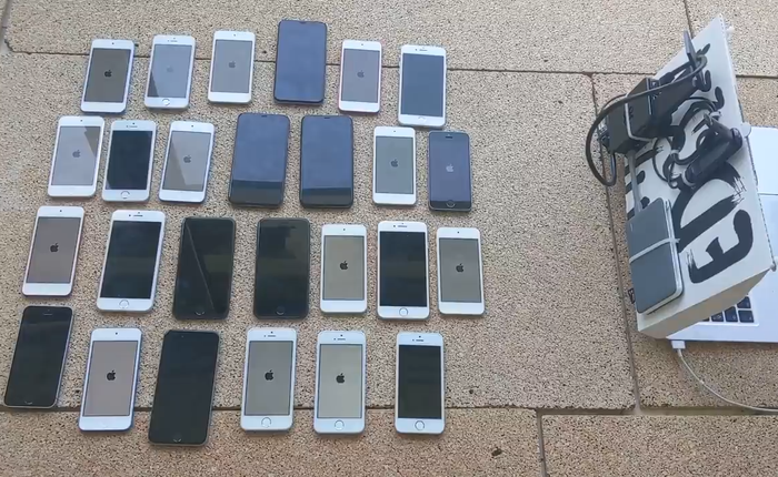 Đây là cách hacker hàng đầu thế giới "đánh sập" 26 chiếc iPhone trong một nốt nhạc chỉ với số thiết bị có tổng giá trị 100 USD