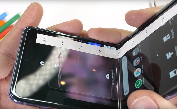 Vừa lên mạng kêu ca Galaxy Z Flip nứt vỡ khi đập hộp, người dùng được Samsung đổi trả máy mới tinh ngay hôm sau
