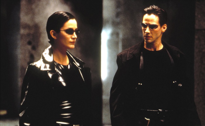 Tiếp tục là cảnh quay hành động trong The Matrix 4: Trinity "bật mode" quái xế, đèo Neo với tạo hình chẳng khác gì John Wick