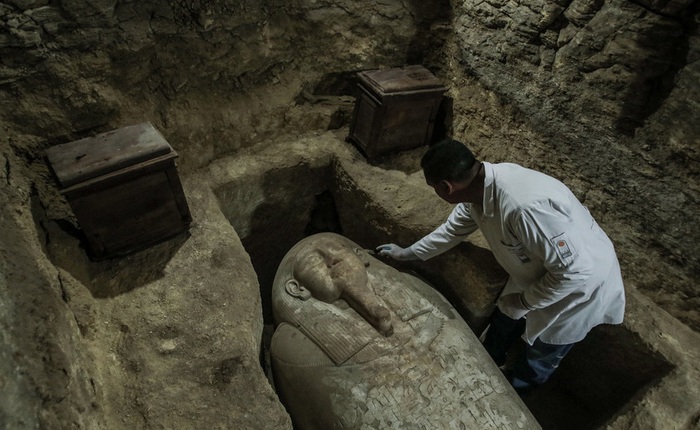 Ai Cập: Phát hiện quan tài thần bầu trời Horus trong ngôi mộ cổ 3000 năm tuổi