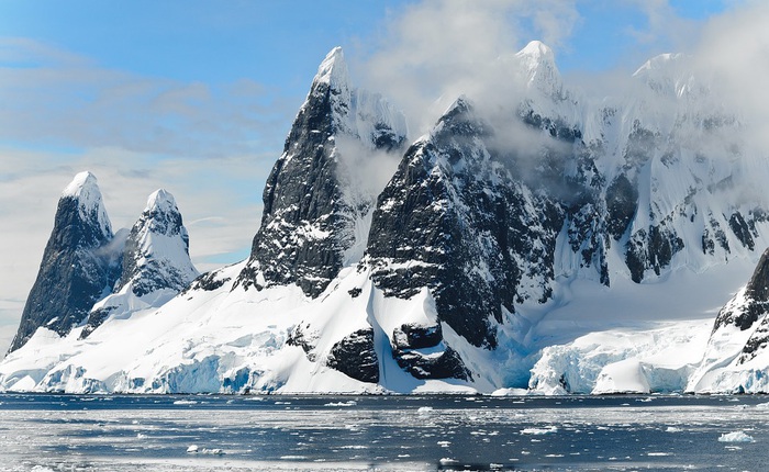 Dòng biển ấm chảy bên dưới băng Bắc Cực đang "đun chảy" lớp băng dày, có thể khiến nước biển dâng cả mét