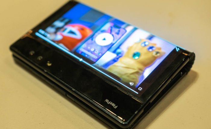 Chiếc điện thoại màn hình gập đầu tiên trên thế giới sắp có phiên bản mới vào tuần sau